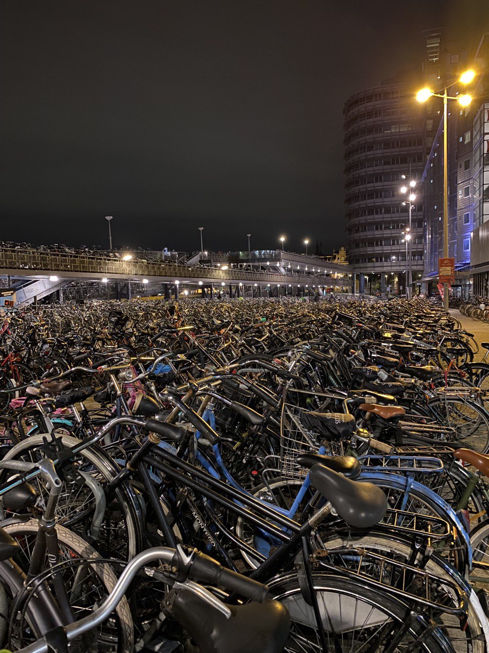 Inaugurato Ad Amsterdam Il Primo Parcheggio Subacqueo Per Bici One